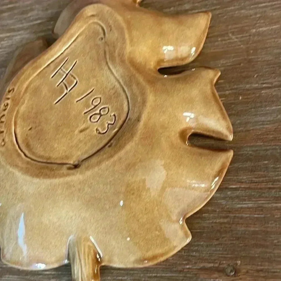 Vintage Leaf Art Pottery Candy Dish - Picture 9 of 11